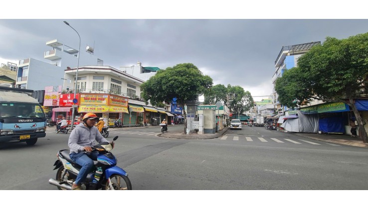 HIẾM-Cho thuê nhà mặt tiền Hòa Bình 72m2, 3Lầu+ST-SÁT CHỢ